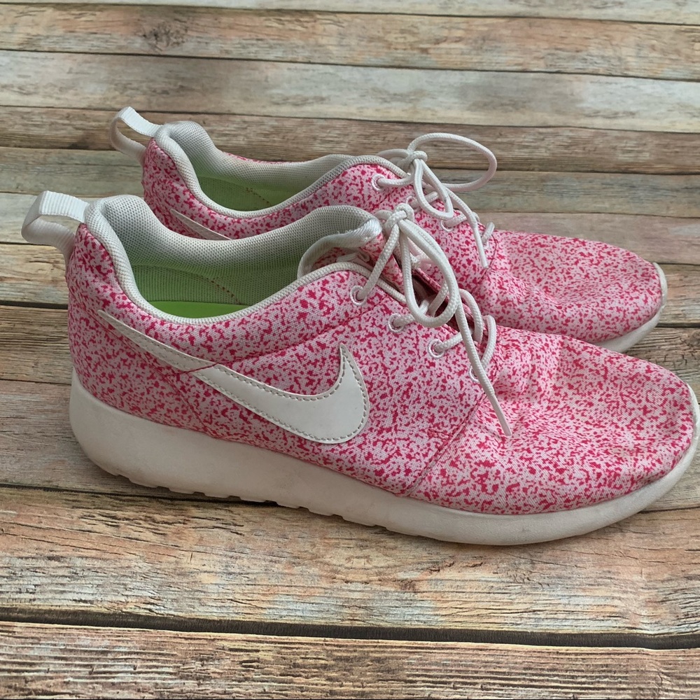 Women’s Roshe Run Pink Speckled